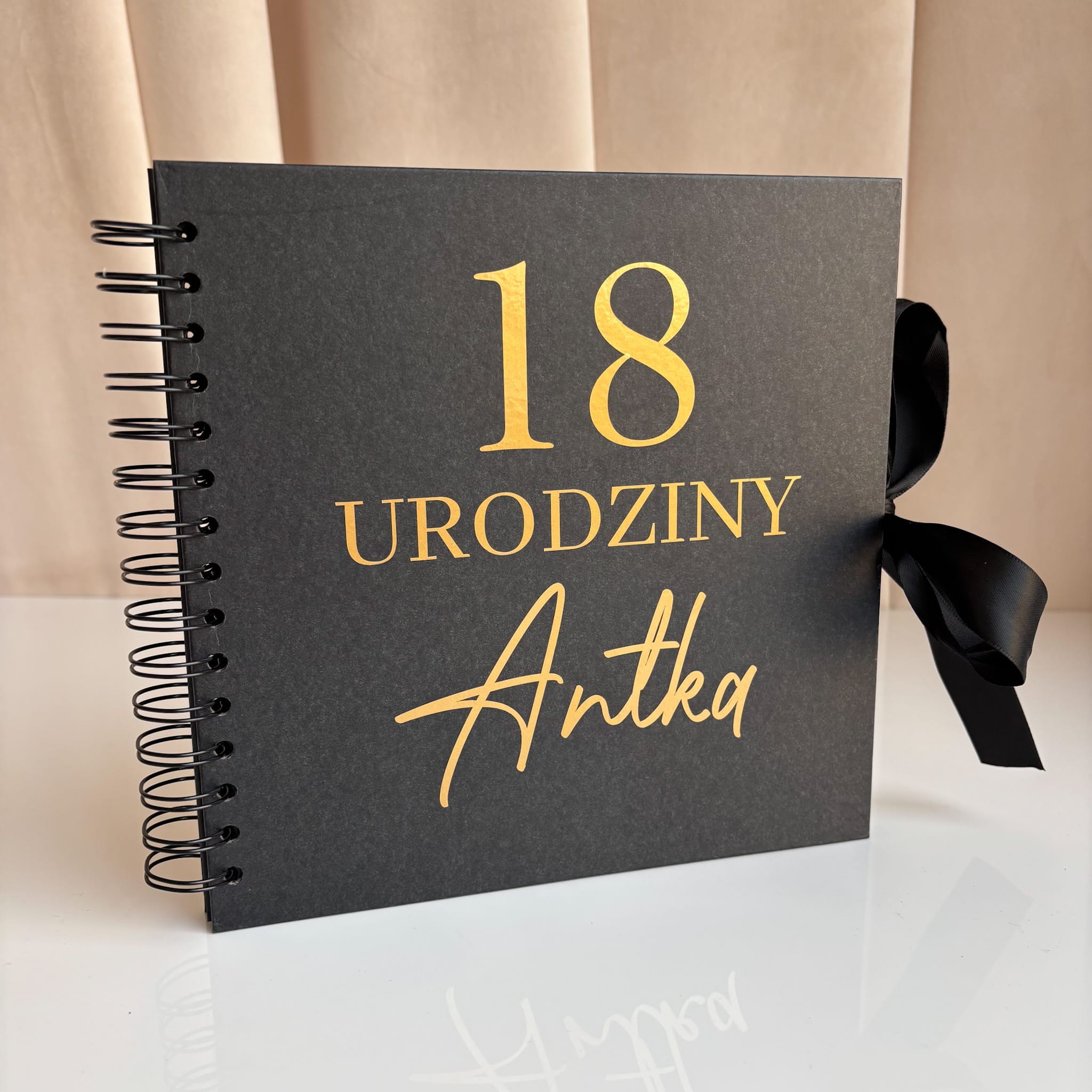 Księga gości na osiemnaste urodziny - K19 - obrazek 2